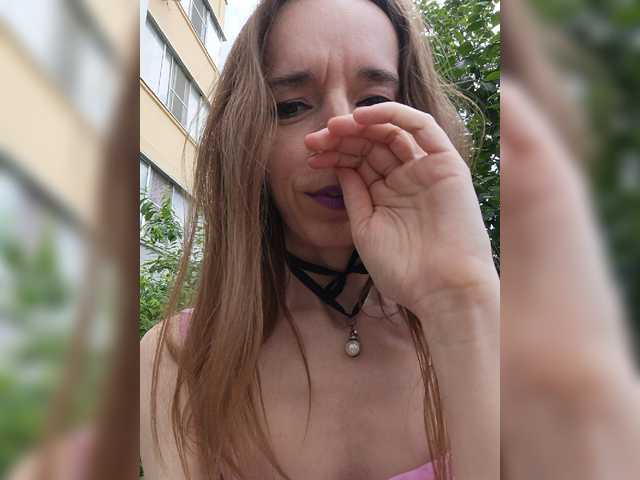 Entra en el chat con el modelo A_R_T_A A_R_T_A