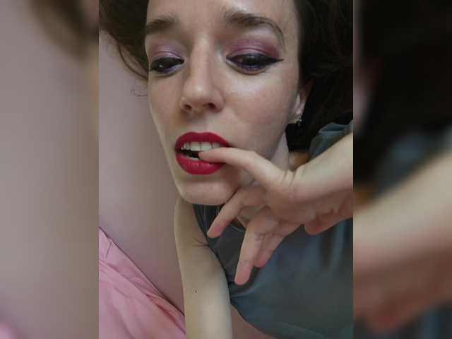 Entrez le videochat erotique avec le
modèle A_R_T_A A_R_T_A