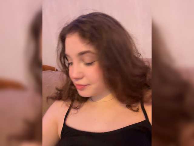 CuteCurly18