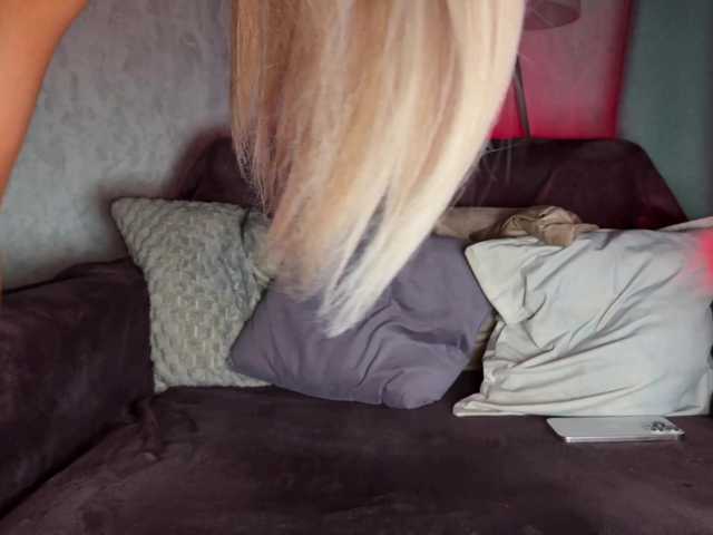 Accedi alla chat con il nickname PinkFoxya PinkFoxya
