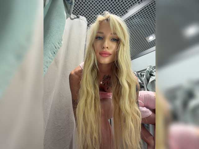 Entrez le videochat erotique avec le
modèle Cristi-Candy Cristi-Candy