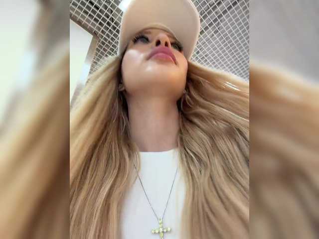 Gratis Live Sexcam mit Cristi-Candy Cristi-Candy