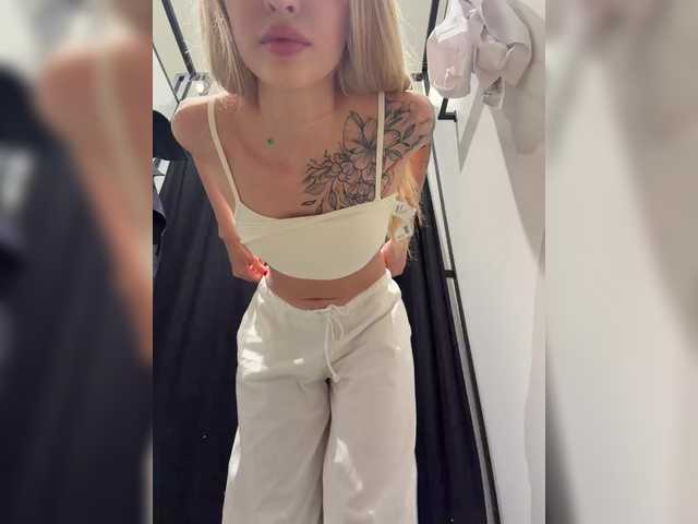 Gratis Live Sexcam mit Cristi-Candy Cristi-Candy