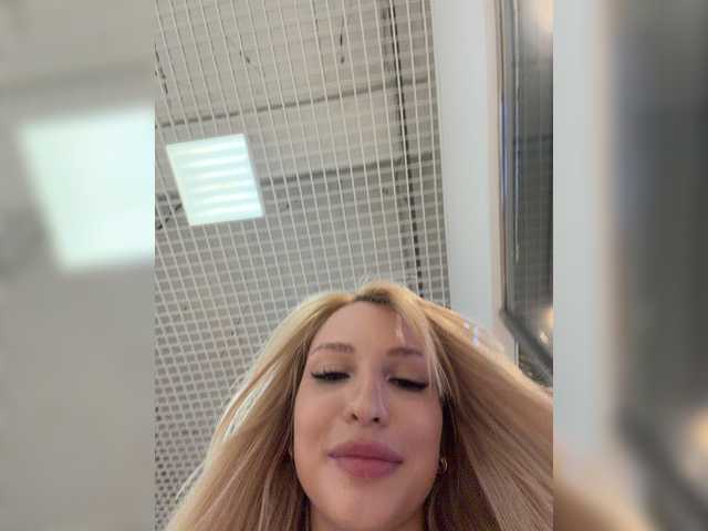 Gratis Live Sexcam mit Cristi-Candy Cristi-Candy