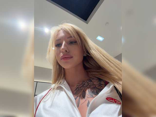 Gratis Live Sexcam mit Cristi-Candy Cristi-Candy