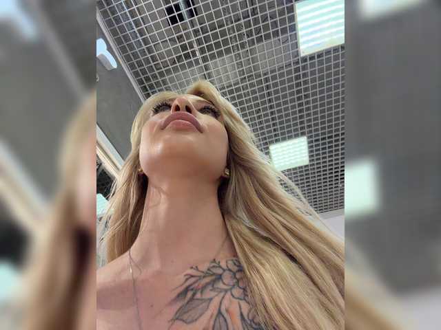 Entrez le videochat erotique avec le
modèle Cristi-Candy Cristi-Candy