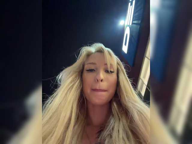 Cristi-Candy sohbetine git Cristi-Candy
