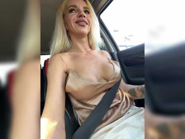Entra en el chat con el modelo Devil2222 Devil2222