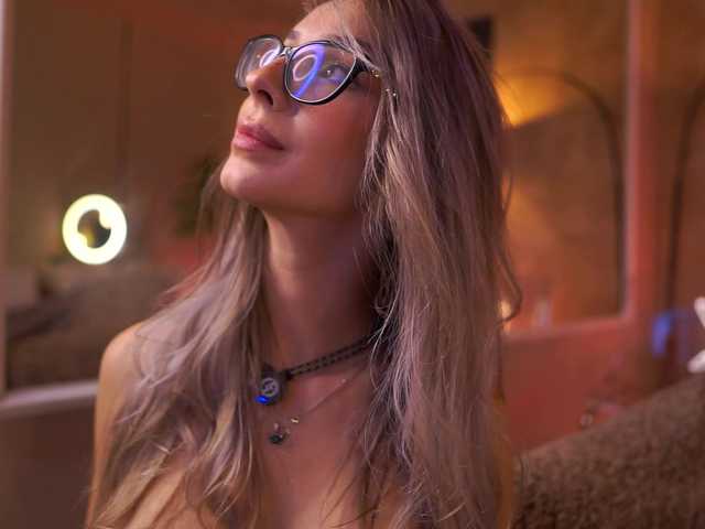 Accedi alla chat con il nickname MaddieBryggs MaddieBryggs