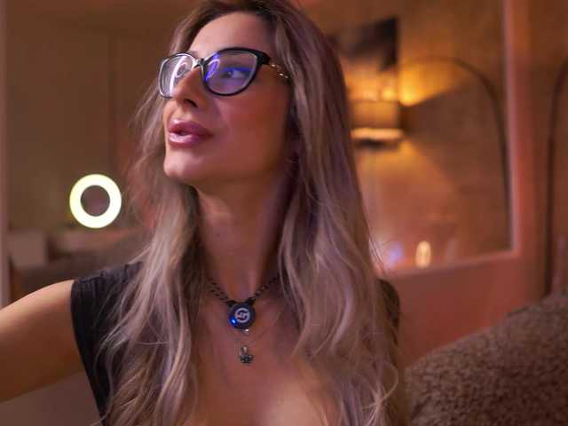 Entrez le videochat erotique avec le
modèle MaddieBryggs MaddieBryggs