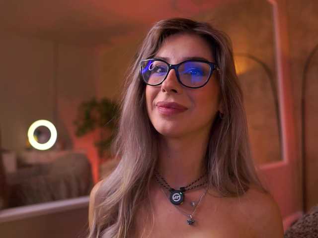 Entra en el chat con el modelo MaddieBryggs MaddieBryggs