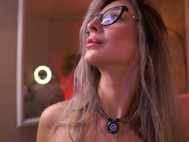 Vai a chattare su MaddieBryggs MaddieBryggs