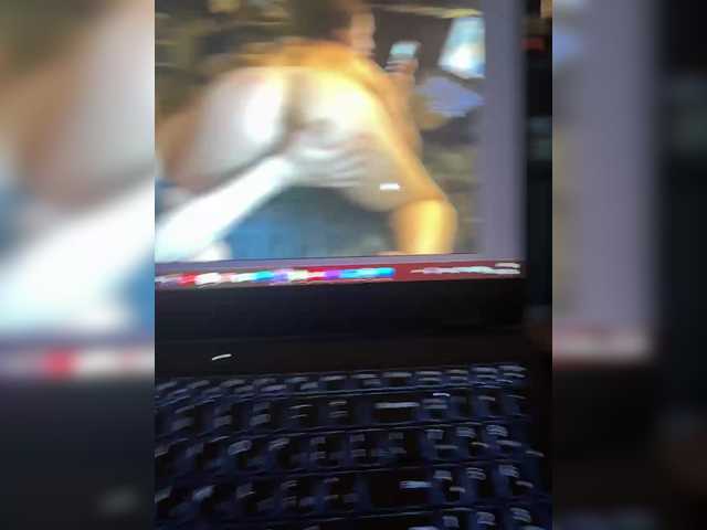 Vai a chattare su Devil_sexyX Devil_sexyX