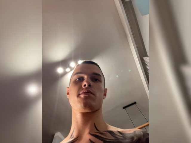 Gratis Live Sexcam mit AAOneLove AAOneLove