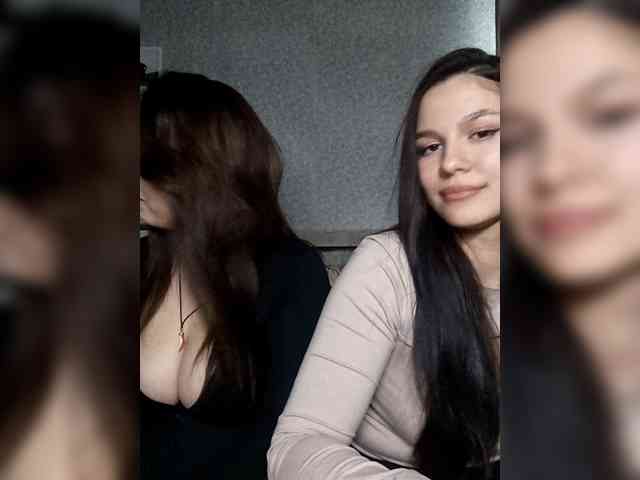 Alica-and-Angelina live show