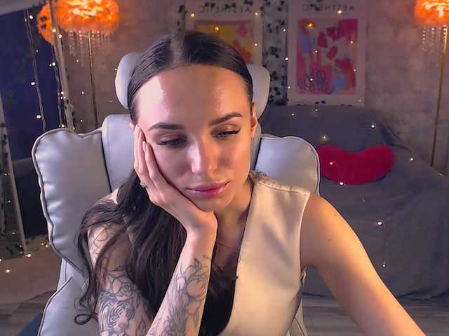 Accedi alla chat con il nickname NicoleMerz NicoleMerz
