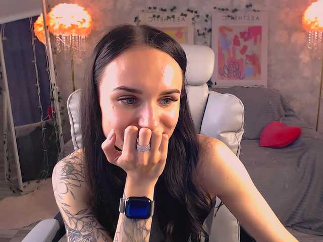 Vai a chattare su NicoleMerz NicoleMerz