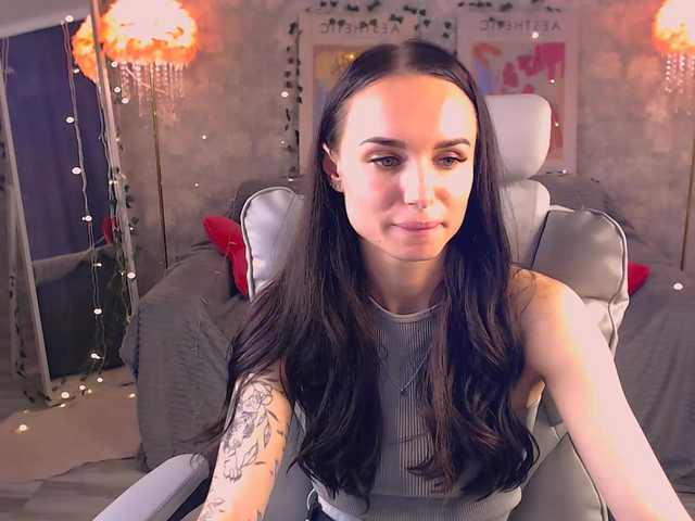 Gratis Live Sexcam mit NicoleMerz NicoleMerz