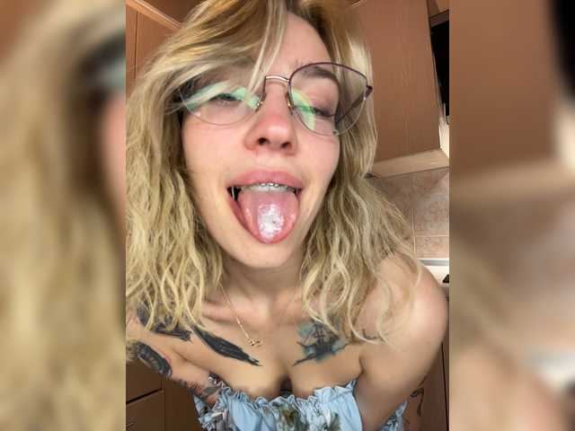 Accedi alla chat con il nickname AlinnaAnnila AlinnaAnnila