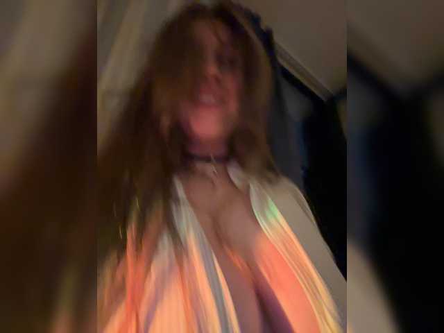 Vai a chattare su LilllitRR LilllitRR