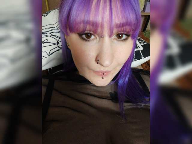 Entra en el chat con el modelo Darcy-666 Darcy-666