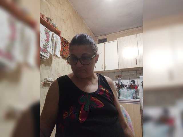 Entra en el chat con el modelo milisenta milisenta
