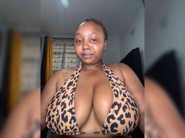 KinkyArya