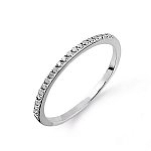 Ring with diamonds