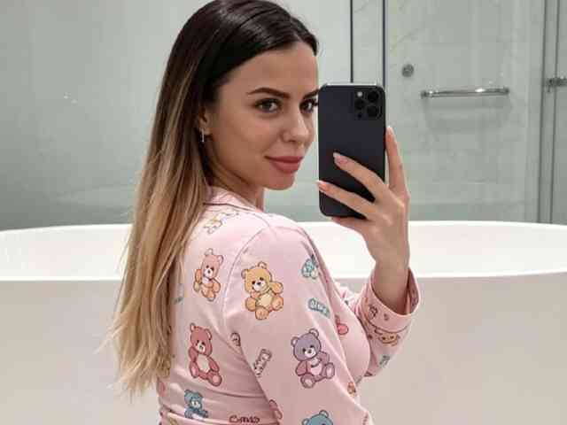 JuliaHayes
