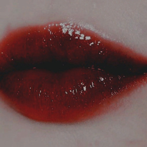For lipstick)