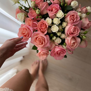 Flowers are always a nice compliment.