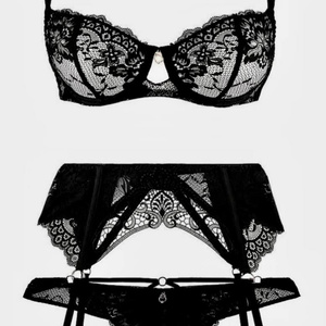 LINGERIE