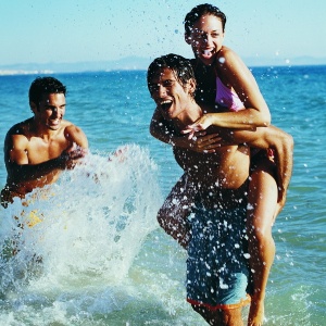 Looking for friends for a seaside holiday