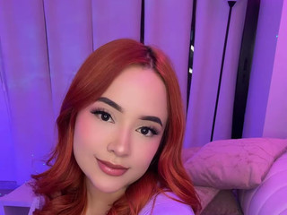 YOUR TOXIC QUEEN