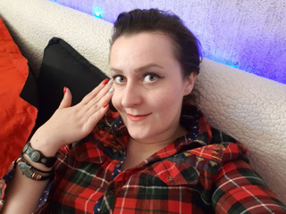 Люблю красную рубашечку))))