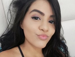 Live Sex Chat with mia-collins at BongaCams