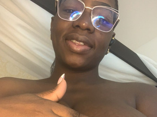 Ebony girl super hot and naughty, i wanna play