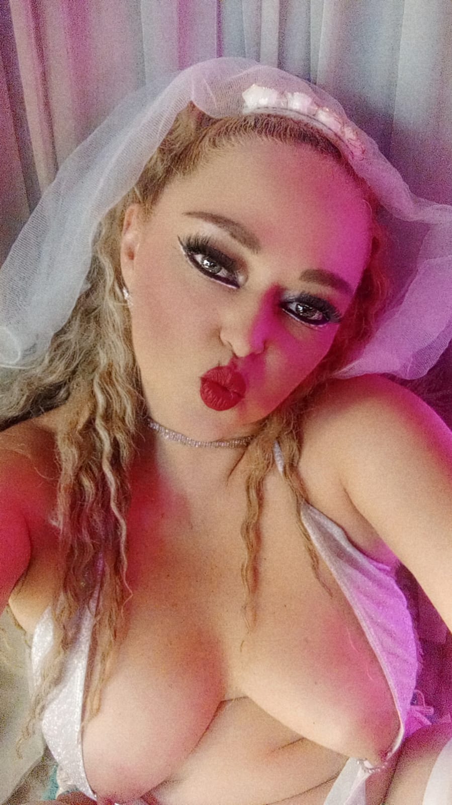 Aleja_Fox Naked is better💗✨💞🌋 image: 2