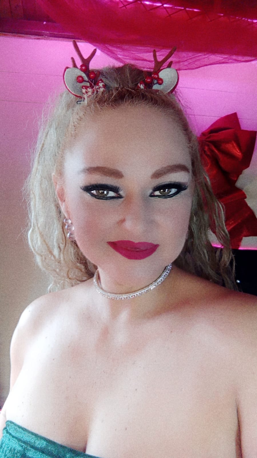 Aleja_Fox Keep with your magic touch 😈 image: 1