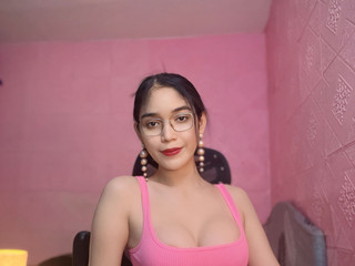 Lady in pink 💓