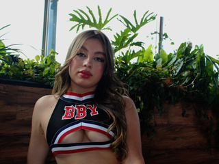 Your favorite cheerleader is here😍🔥