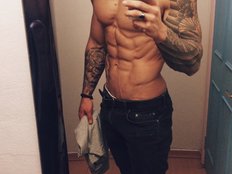 Badboy185 Live Webcam on BongaCams