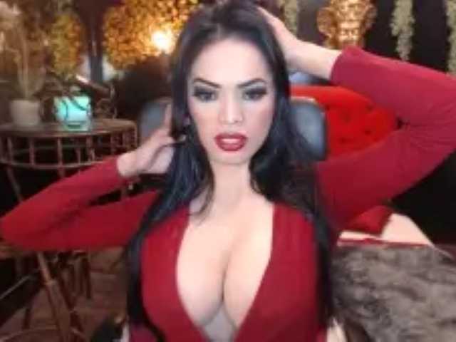 Queen0fCUM