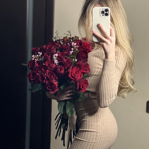 Give a bouquet of flowers. 3333 tokens.