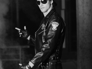 It will be worth wearing this outfit 1800 tokens