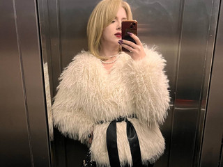 photos in the elevator