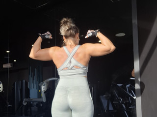flex with me