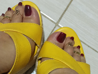 I love my feet do you want to kiss them