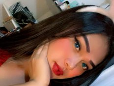 GORGEOUS_CARMEE