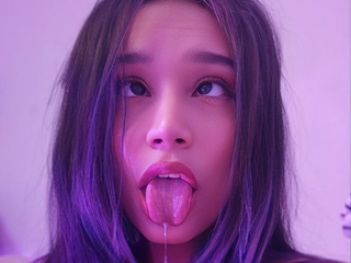 Sweet face and tits🍒